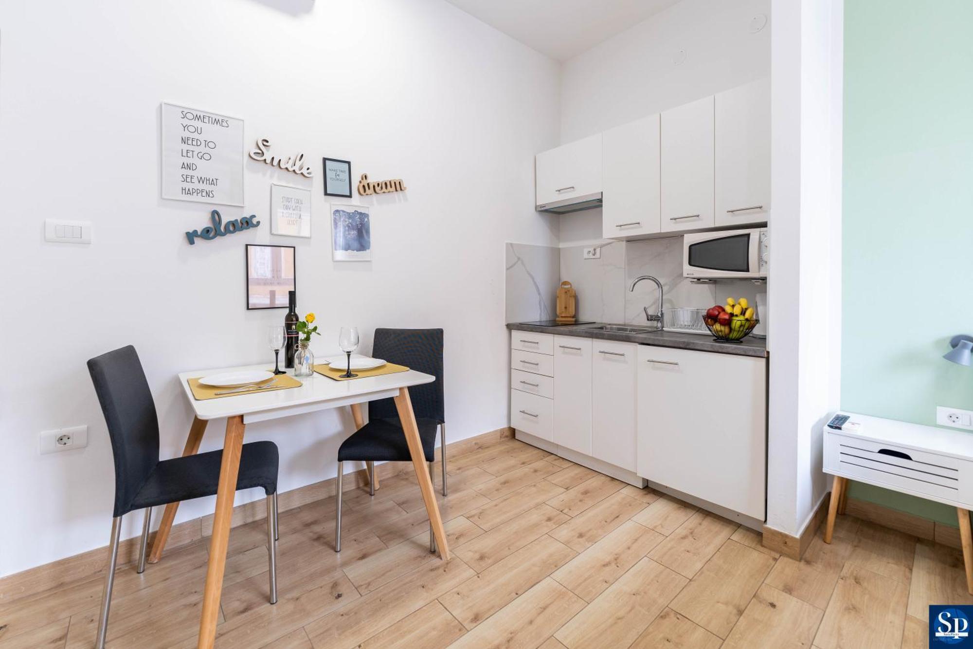 Colosseum Garden Studio Apartments Pula Bagian luar foto
