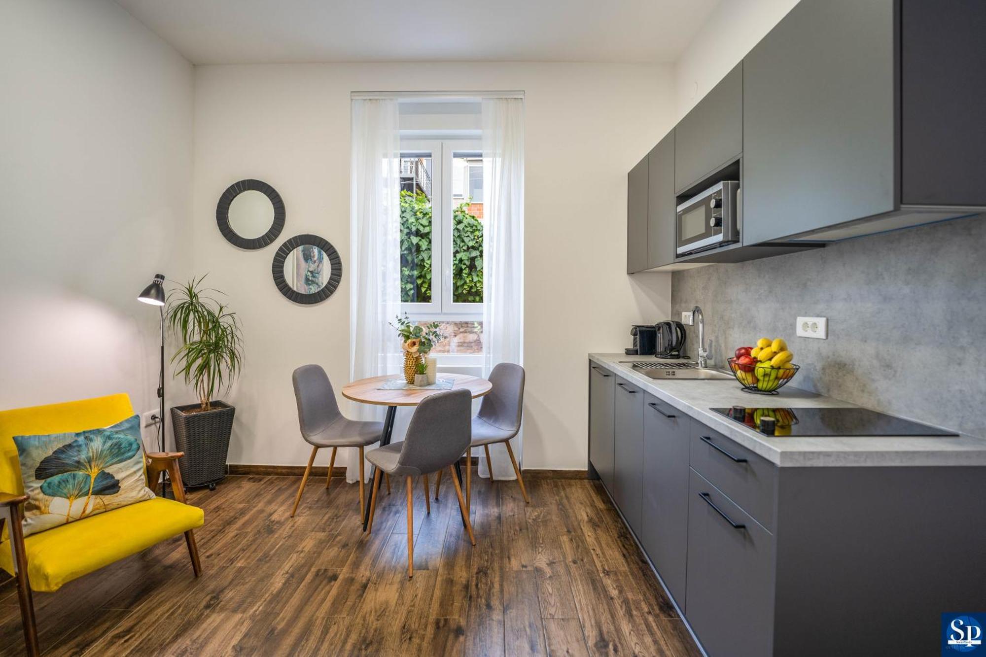 Colosseum Garden Studio Apartments Pula Bagian luar foto
