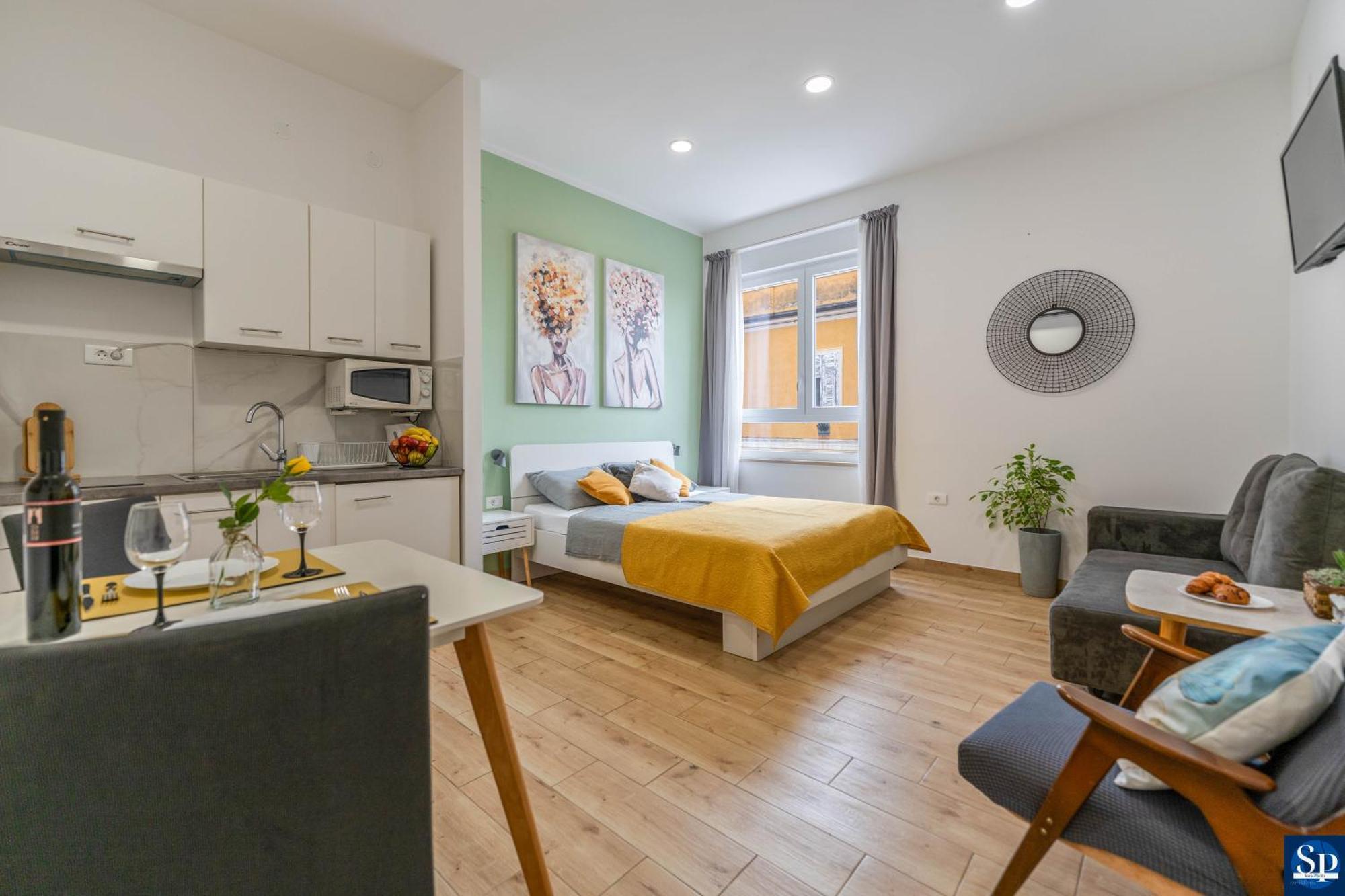 Colosseum Garden Studio Apartments Pula Bagian luar foto
