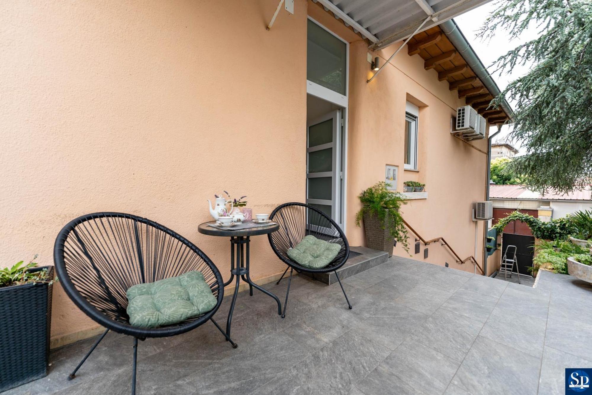 Colosseum Garden Studio Apartments Pula Bagian luar foto