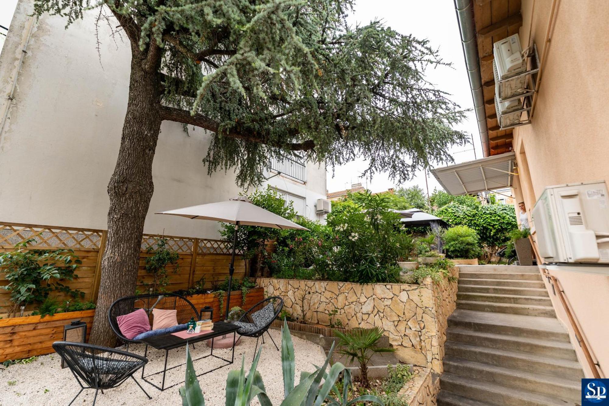 Colosseum Garden Studio Apartments Pula Bagian luar foto