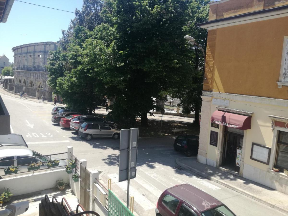Colosseum Garden Studio Apartments Pula Bagian luar foto